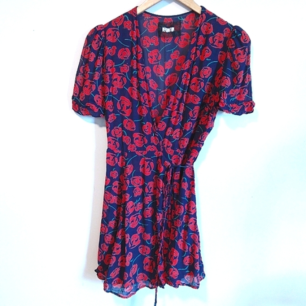 REFORMATION SZ MEDIUM NAVY BLUE AND RED FLORAL MINI WRAP DRESS